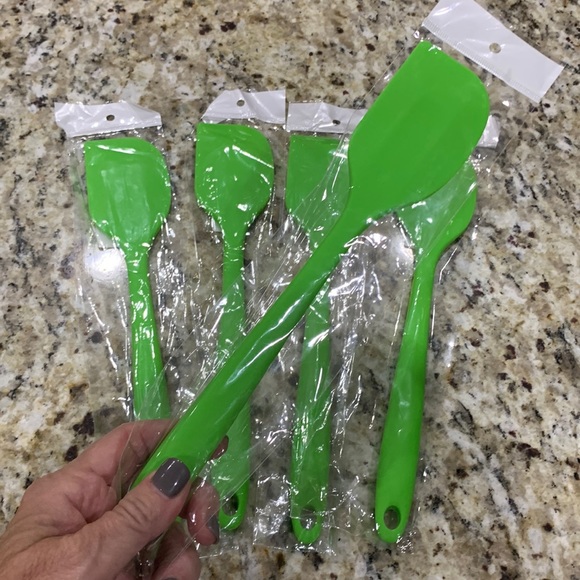 ๐5/$15 Food Grade Silicone Spatula in Spring Green, Large Size, Set of 5 - Picture 1 of 5